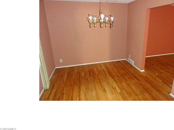 4th image of 203 Green Hill Dr