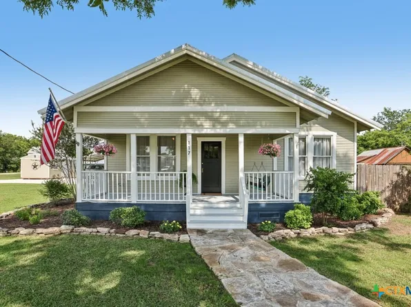 117 N Main St, Paige, TX 78659