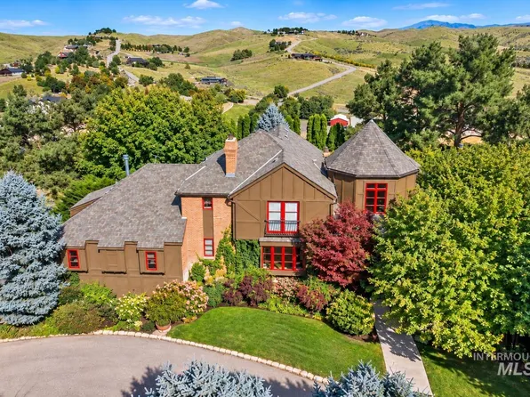 388 W Knob Hill Ct, Eagle, ID 83616
