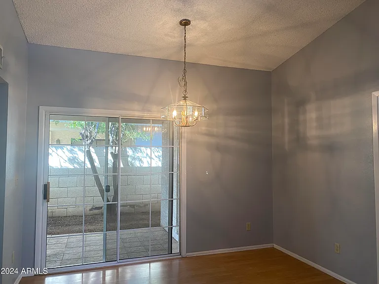 510 W Fellars Dr — Photo 3