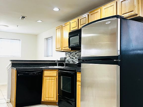 2nd image of 732 Park Rd NW APT B-4