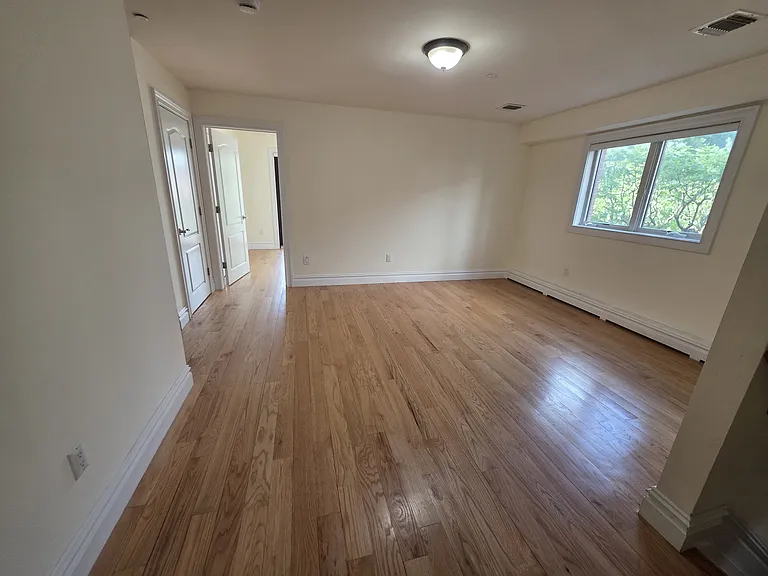 527 Roff Ave #B — Photo 8