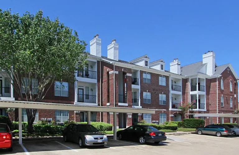 Tuscany Oaks Apartments — Photo 11