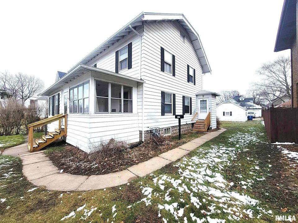2nd image of 2631 Main St