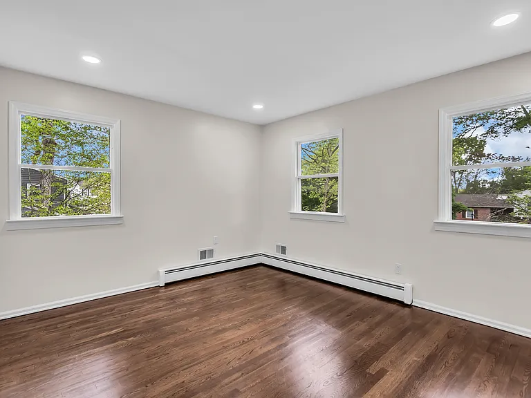 321 Marc Dr — Photo 34