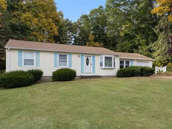 104 Sleepy Hollow Dr, Cumberland, RI 02864