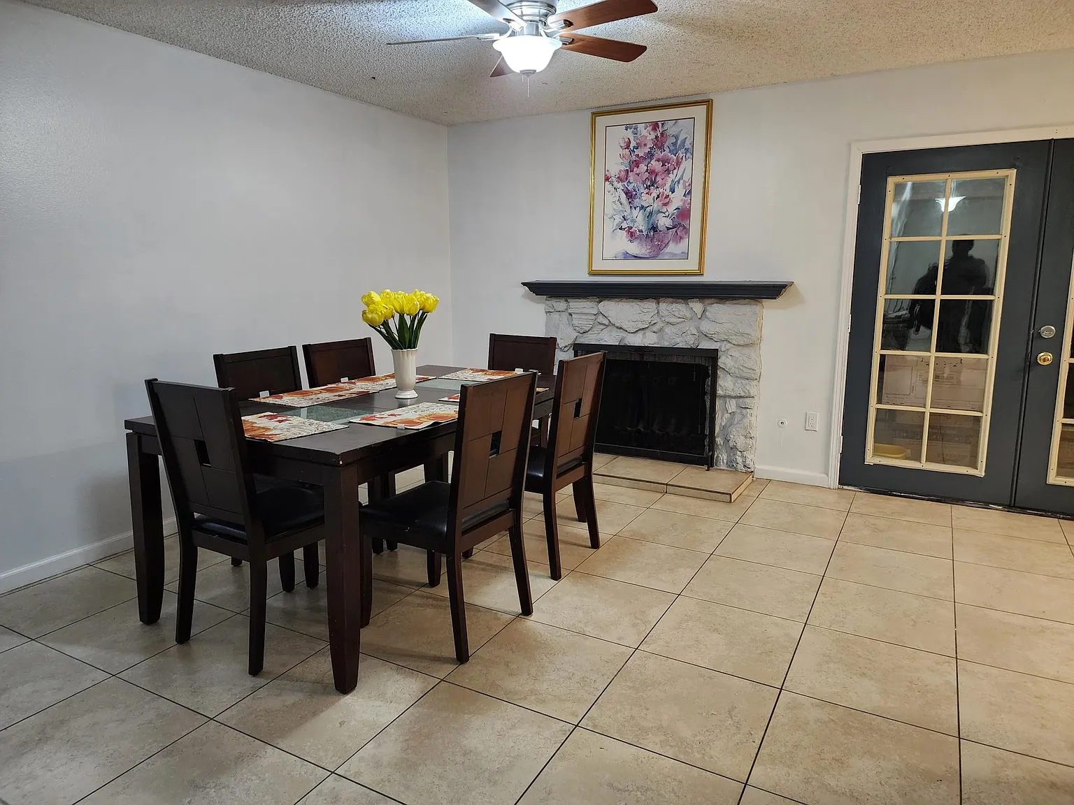 290 W Campus View Dr — Photo 3