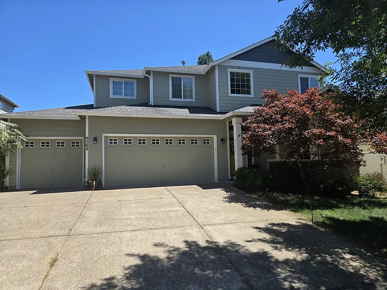 9584 SE Parkwood Way — Photo 1