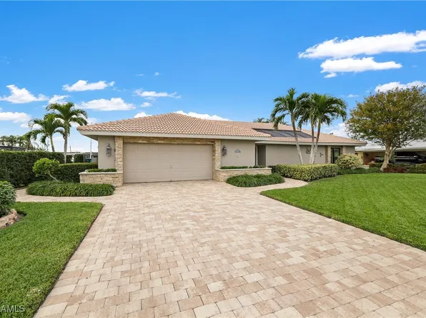 2167 Cape Way, North Fort Myers, FL 33917