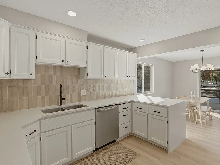 403 Highlight Dr — Photo 5