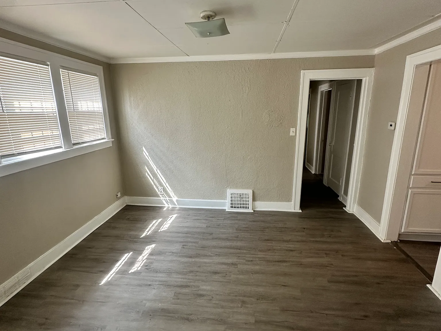 3 bed, 1132 sqft, $1,350 — Photo 3