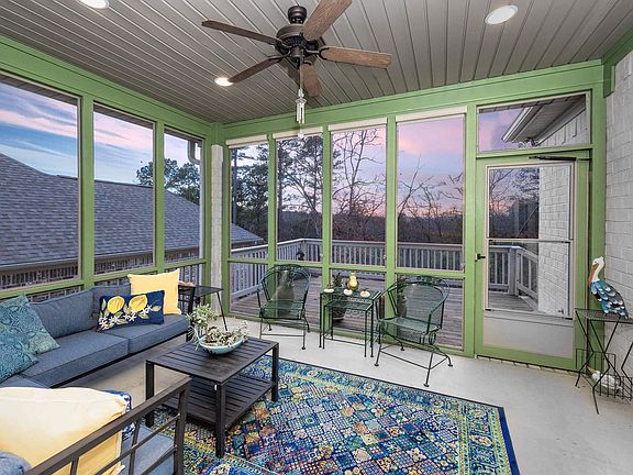 5th image of 153 Ridgeview Trl