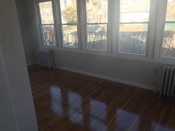 5th image of 196-17 112 Ave