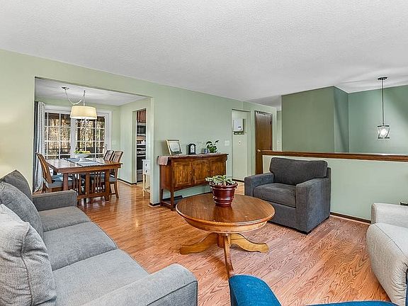 5th image of 74 Anna Dr