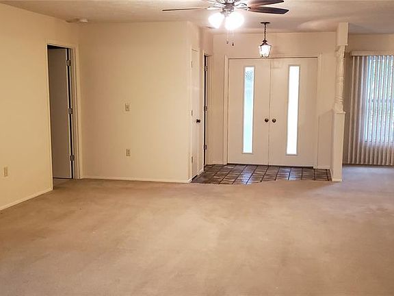 2nd image of 985 N Doral Ln