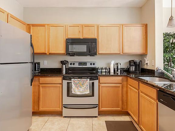 4th image of 2960 SW 35th Pl APT 65