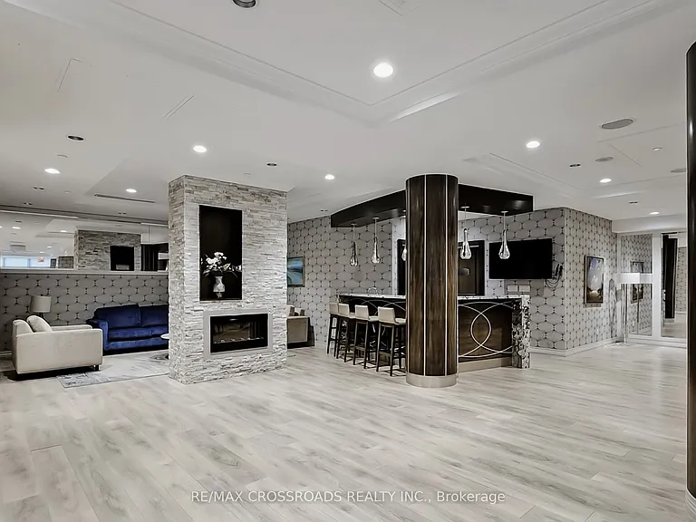 99 S Town Centre Blvd #109 — Photo 33