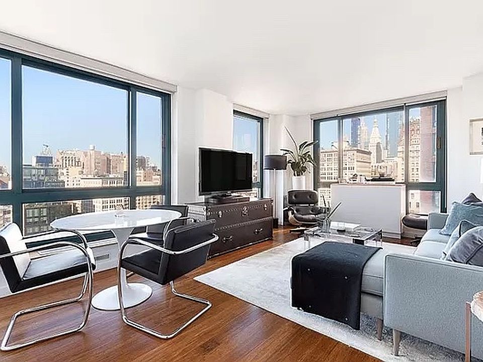 1st image of 1 Irving Pl APT U18a
