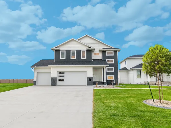 6841 Sunrise Point, Horace, ND 58047