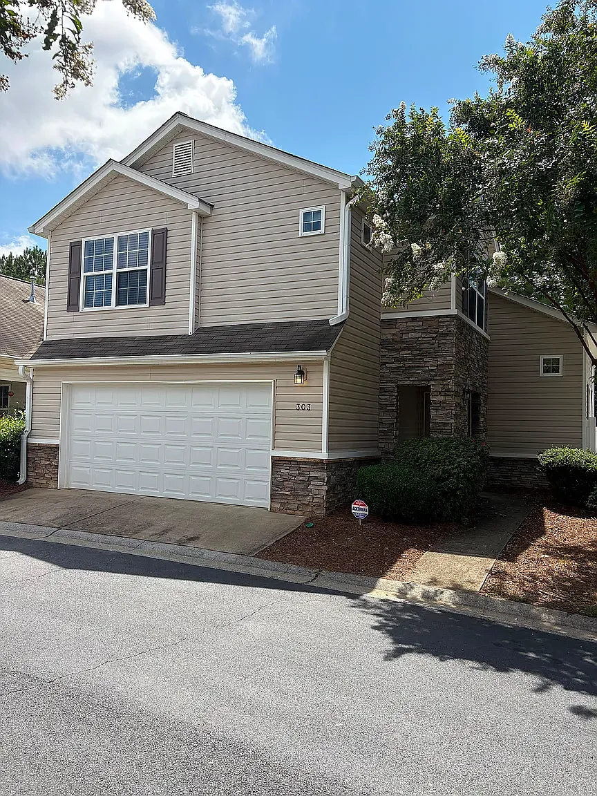 3 bed, 2.5 bath, 1307 sqft, $2,150 — Photo 2