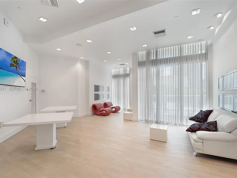 350 S Miami Ave #2411 — Photo 13