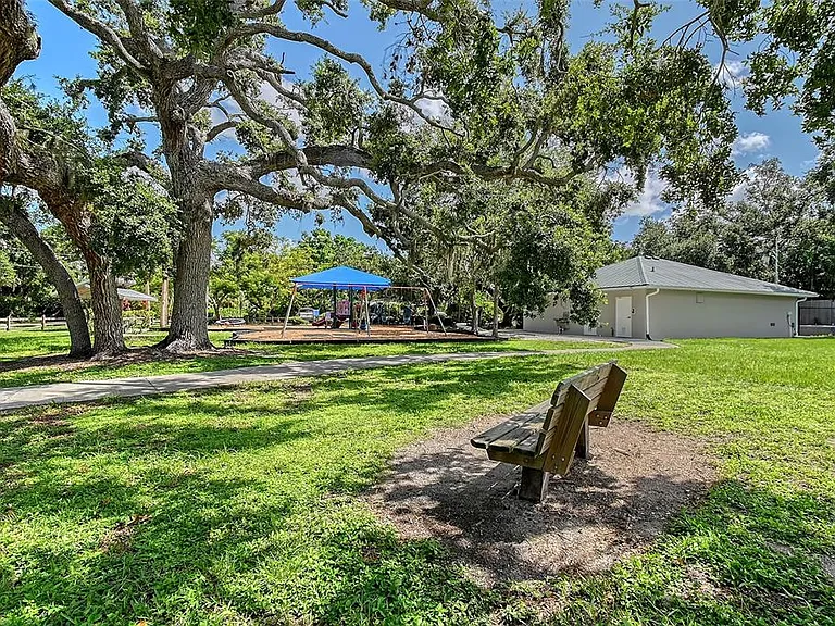1738 Siesta Dr — Photo 56