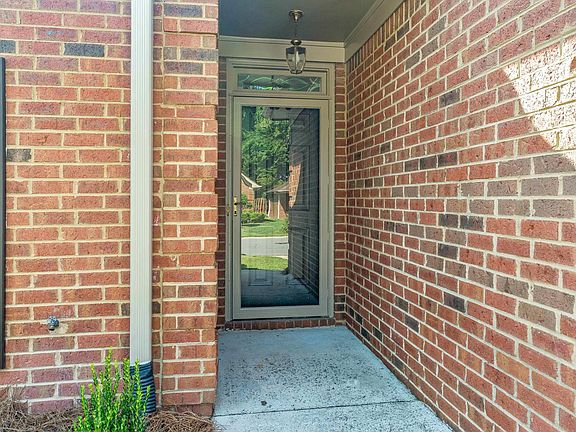 2nd image of 1134 Berwick Rd