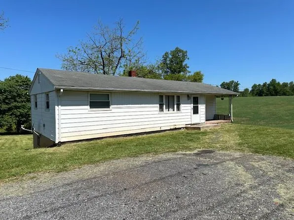 4068 Franklin St, Rocky Mount, VA 24151