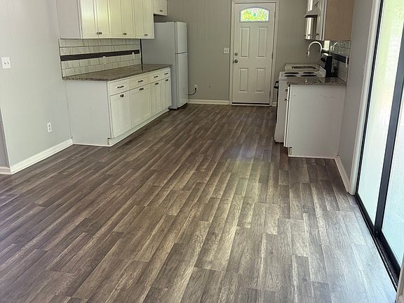 2nd image of 3296 Masseyville Rd
