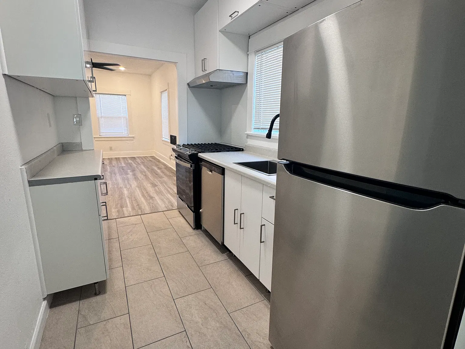 2 bed, 720 sqft, $2,450 — Photo 3