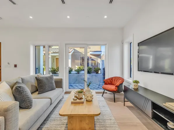 1008 W 52nd Ave, Vancouver, BC V6P 1H5