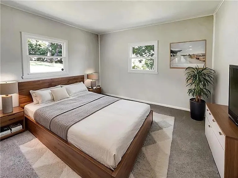 1202 Clifton Ave — Photo 4