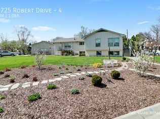 1725 Robert Dr APT 4, Champaign, IL