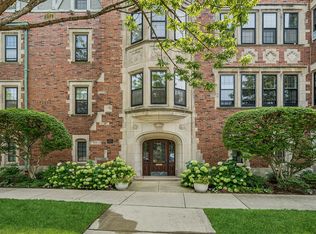 200 Lee St APT 3A, Evanston, IL 60202