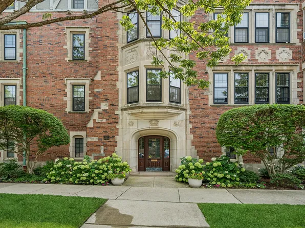 200 Lee St APT 3A, Evanston, IL 60202
