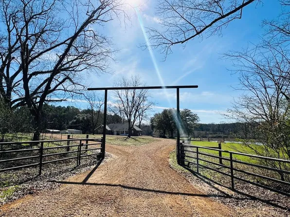 2151 Hamp Lea Rd, Magnolia, MS 39652