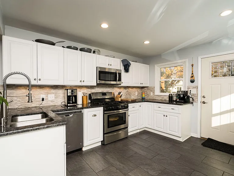 Great Cabinet Space