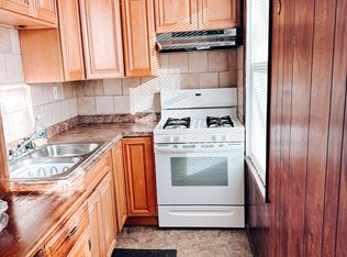 94 Centre St FLOOR 2, Pawtucket, RI 02860