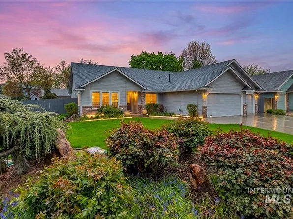 8689 W Atwater Dr, Garden City, ID 83714
