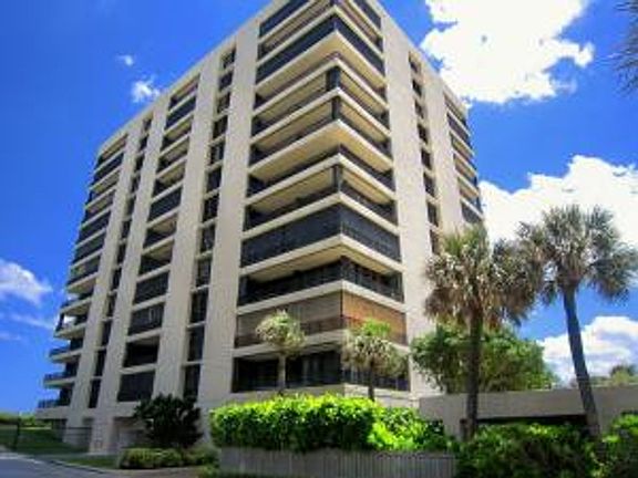 4th image of 450 Ocean Dr APT 706