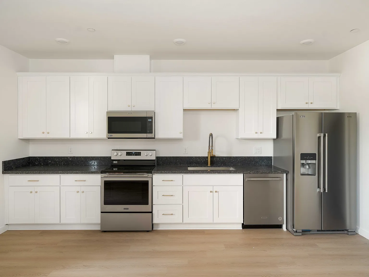 2 bed, 1.0 bath, 1000 sqft, $2,100 — Photo 3