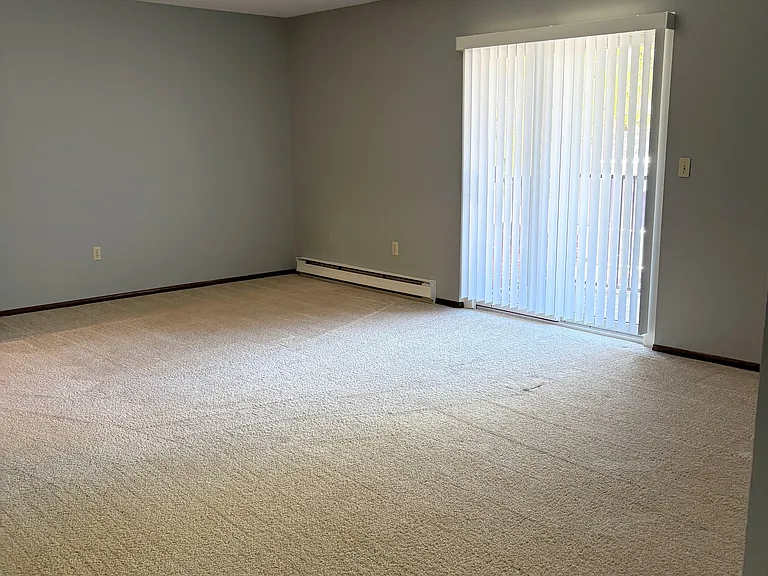 Allan Avenue Apartments — Photo 21