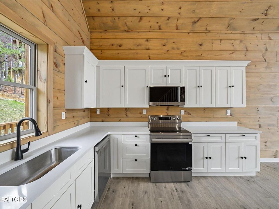 13th image of this home