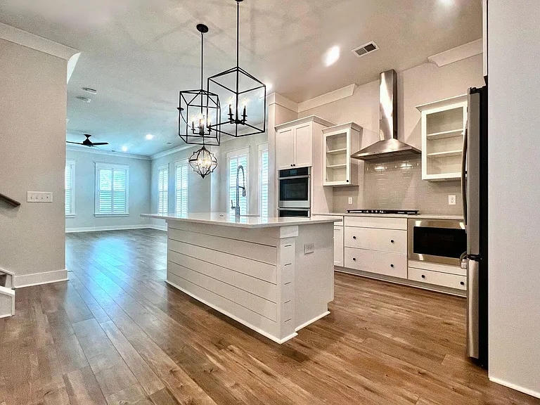 1510 Martel St #D-1 — Photo 11