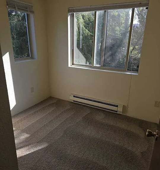 Cedar Apartments — Photo 9