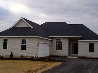 8 Bent Grass Dr, Halfmoon, NY 99999