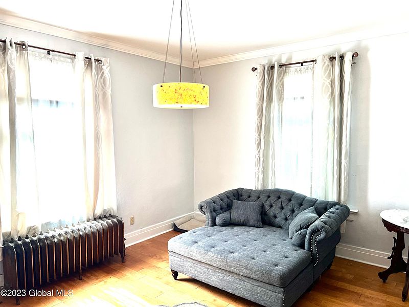 5th image of 235 W Fulton Street