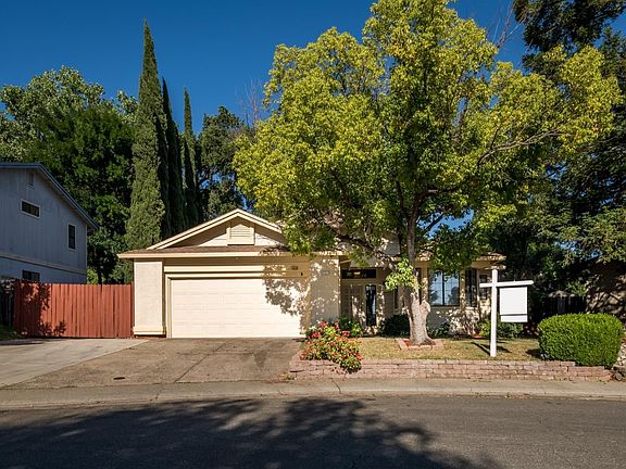 2nd image of 8332 Crestshire Cir