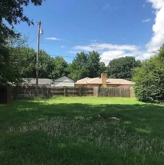 1505 Huntington Way — Photo 10