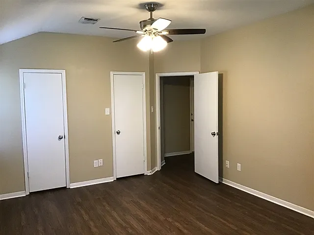 1703 Oak Valley Dr — Photo 9